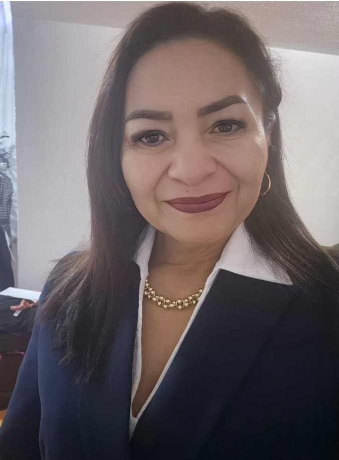 Egresada del posdoctorado de inteligencia artificial